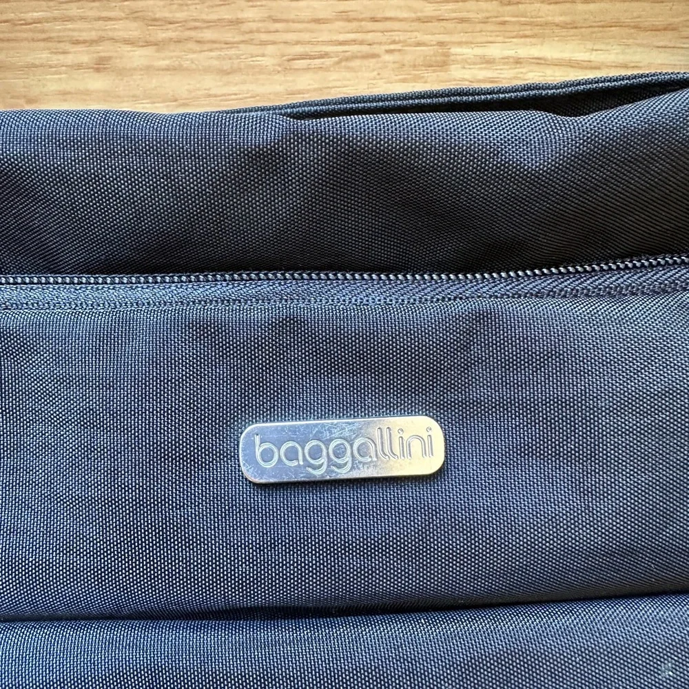 Baggallini black Alfa laptop bag